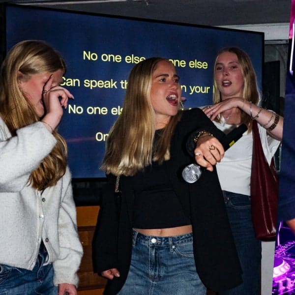 [FREE] SOCIAL DRINKS x KARAOKE NIGHT! (Club room INCLUDED)